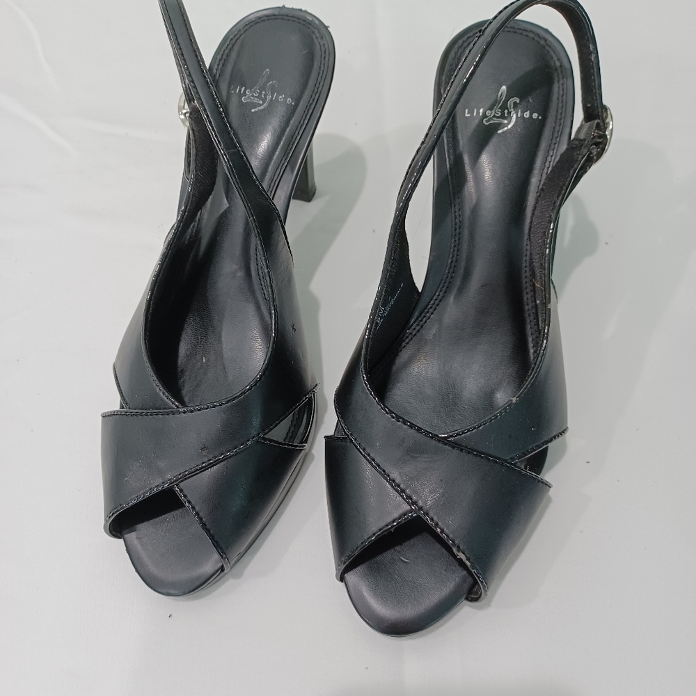 Lifestride Chris black pump 8M